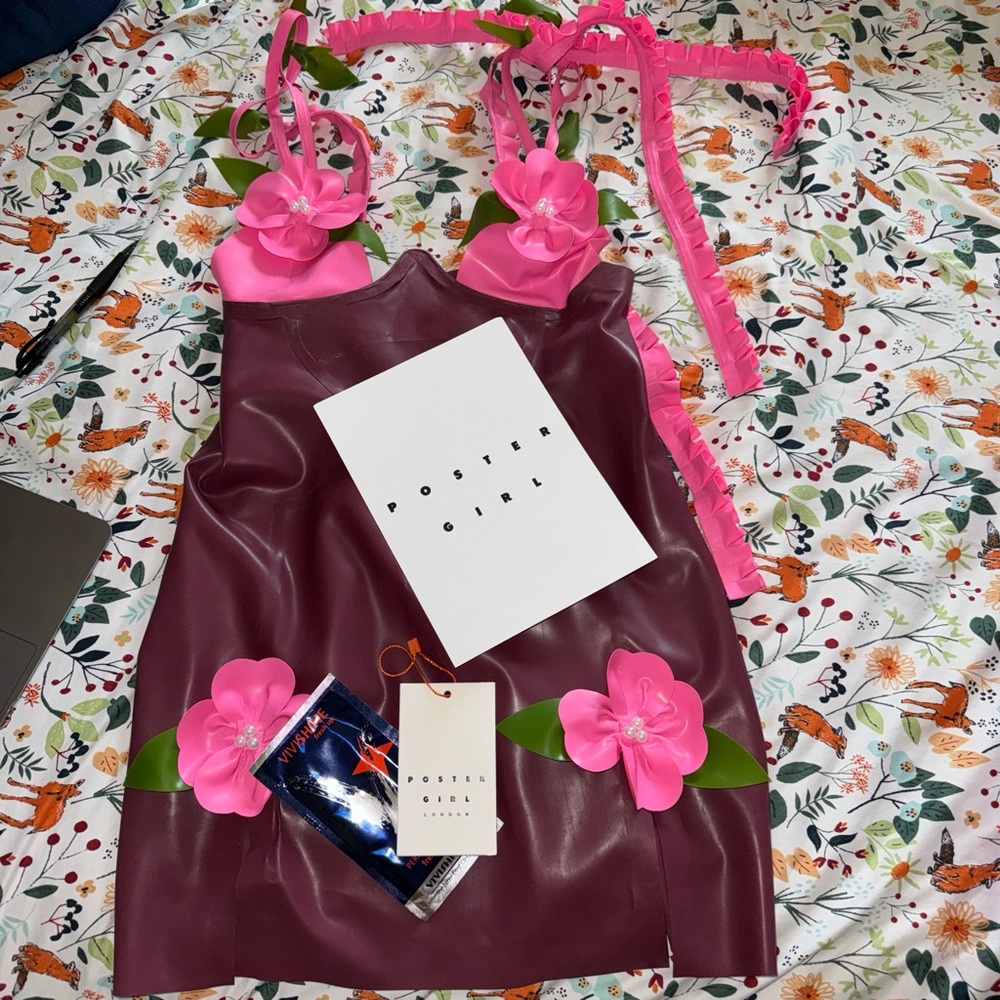 Poster girl Annamaria dress as seen on jt